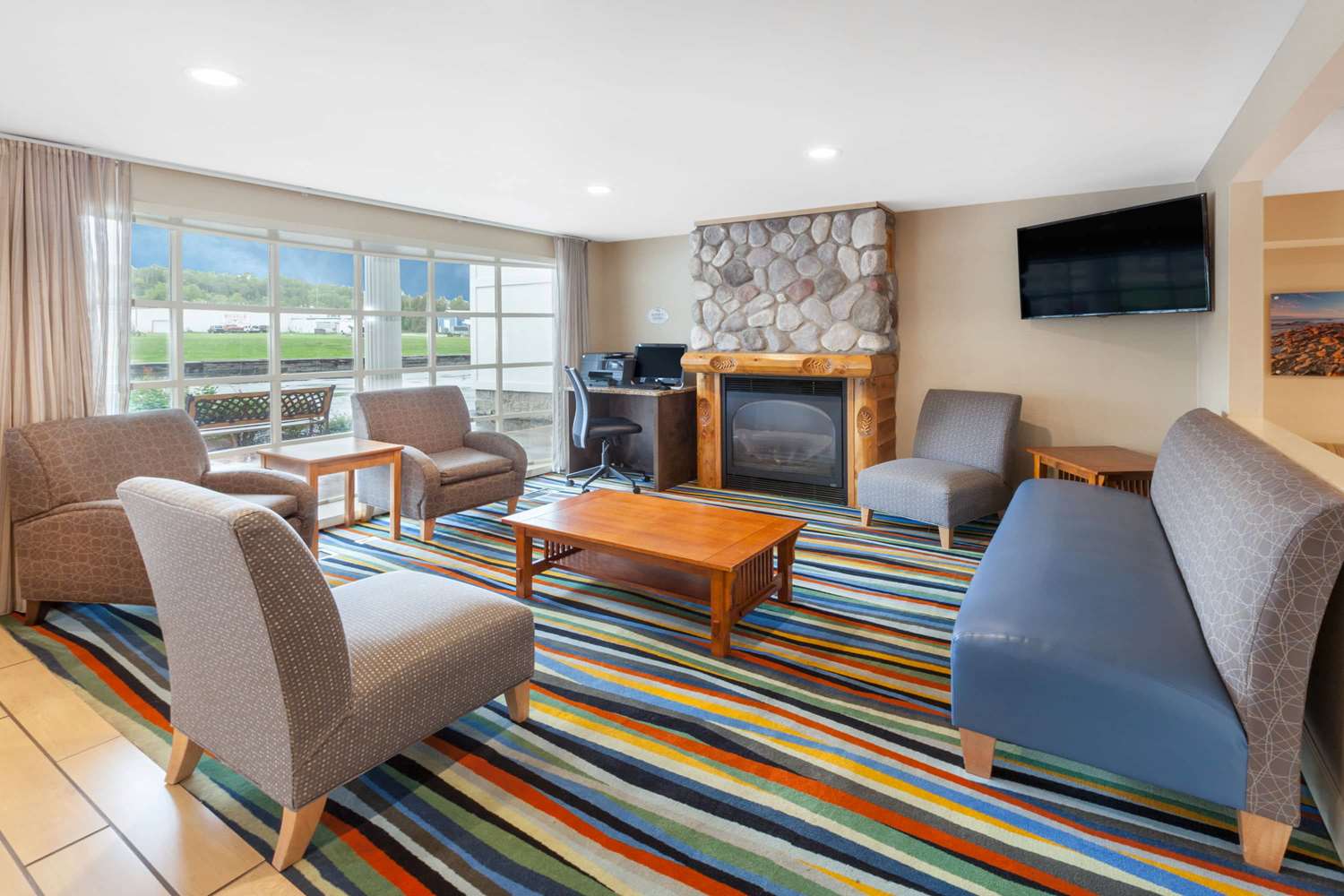 Baymont by Wyndham St. Ignace Lakefront 27/54