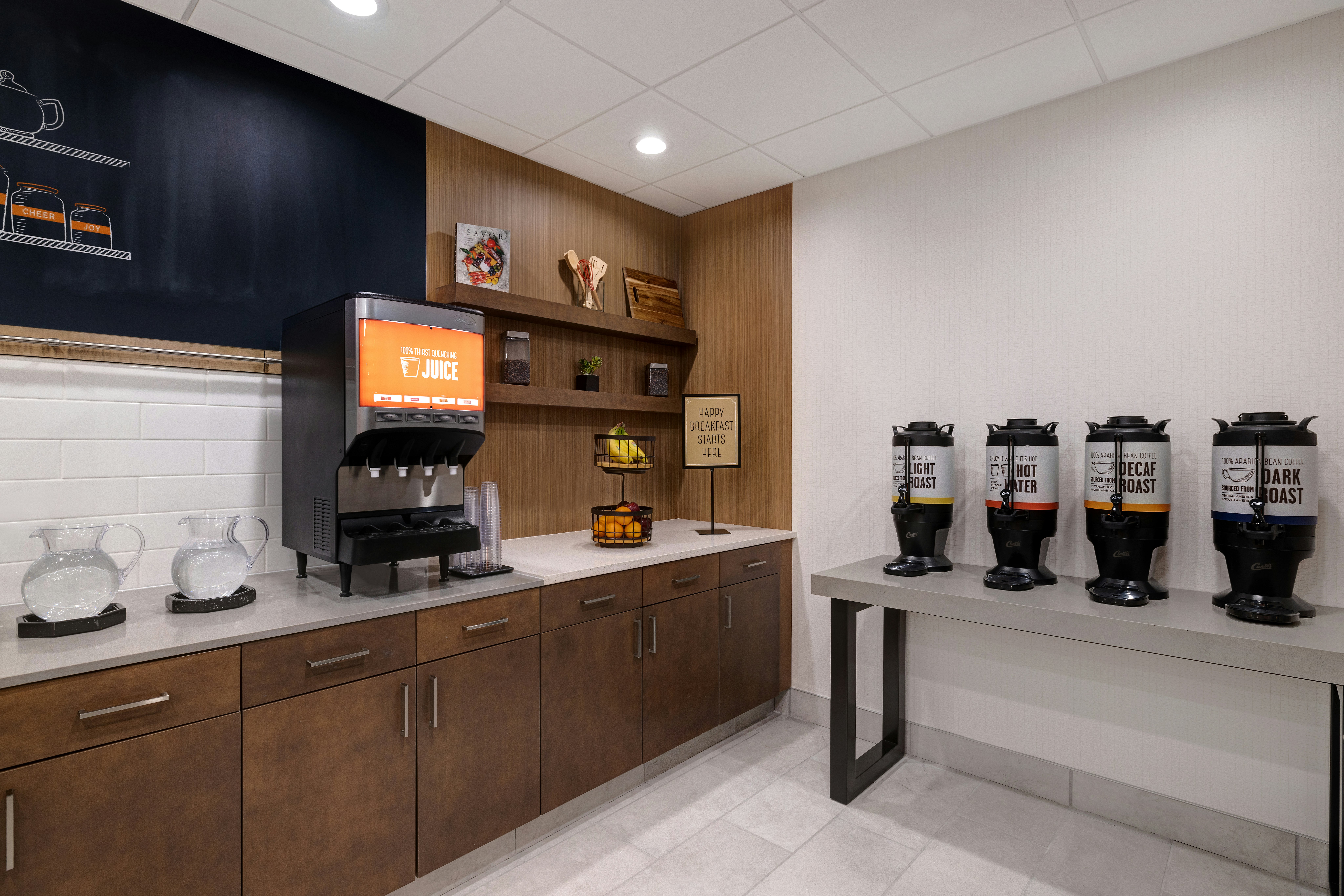 Hampton Inn & Suites Marina 14/39