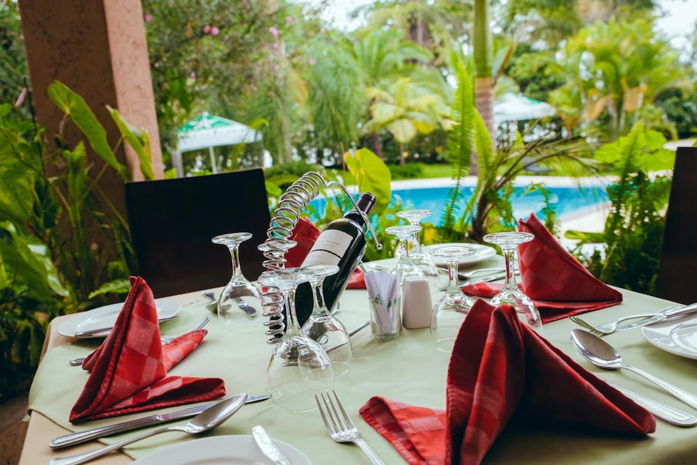 GORILLAS LAKE KIVU HOTEL 30/49
