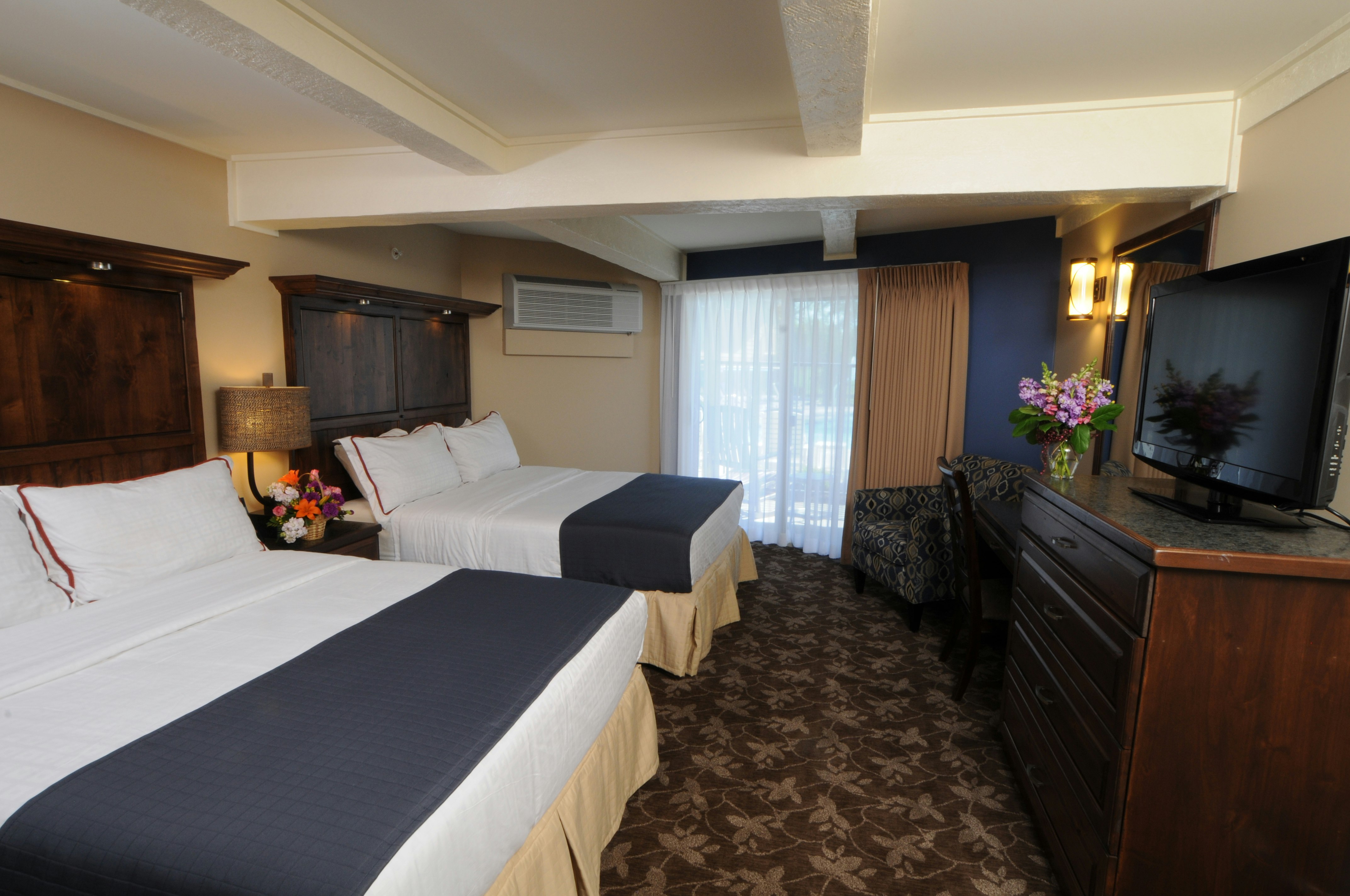 Lakewood, 2 Queen Beds