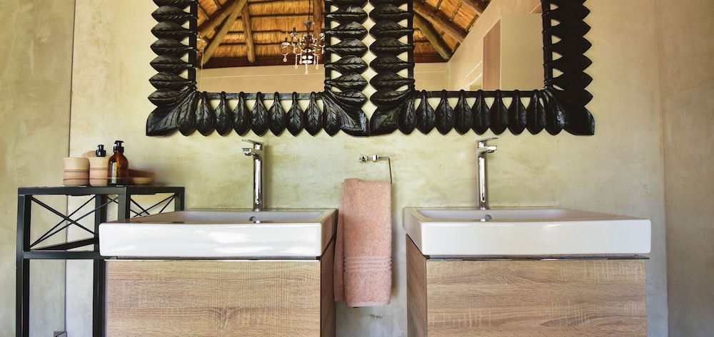 Mohlabetsi Safari Lodge 27/50