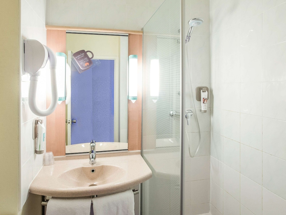 Ibis Saint Brieuc Yffiniac 68/68