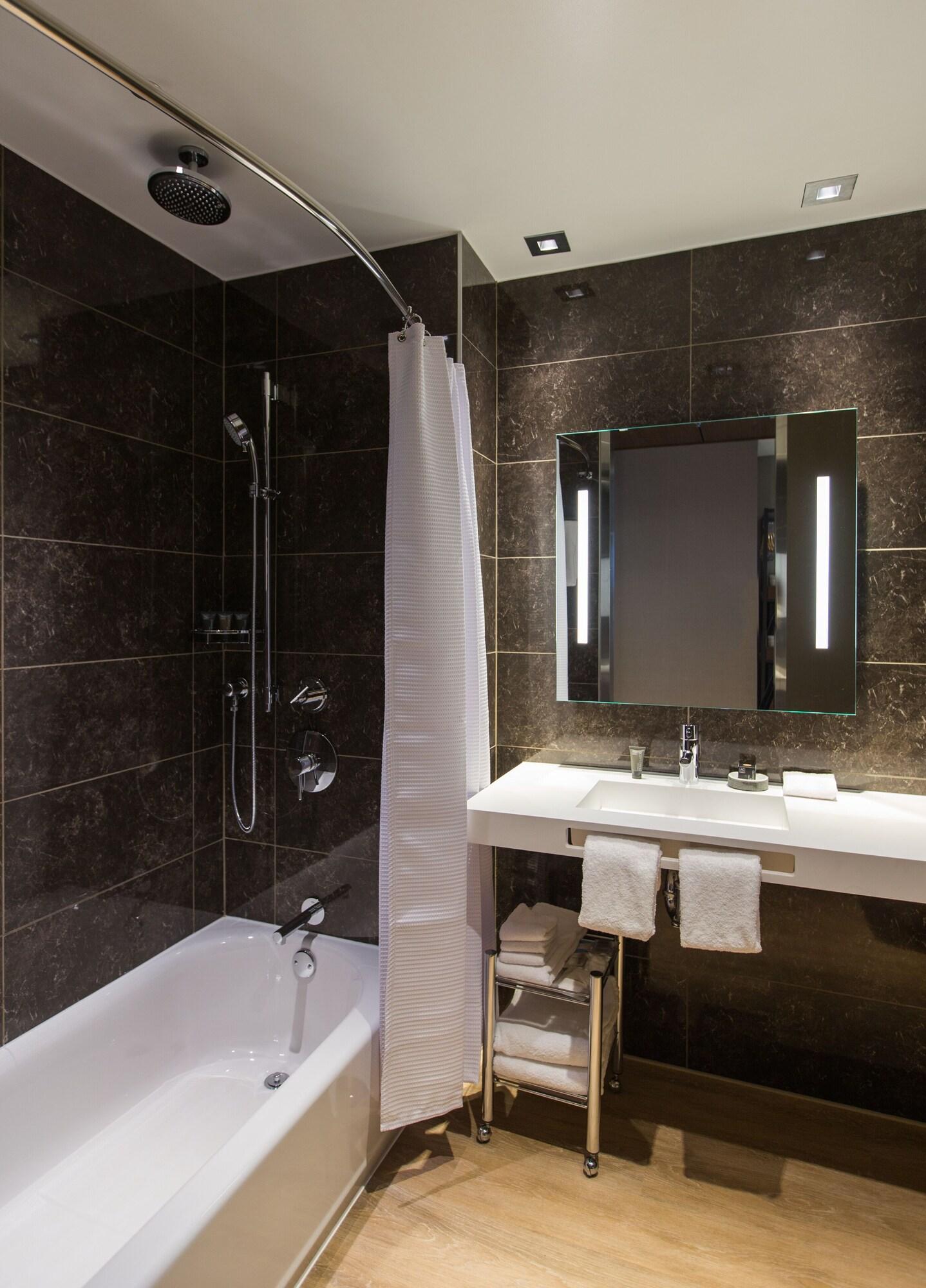 Room, Quadruple, Accessible