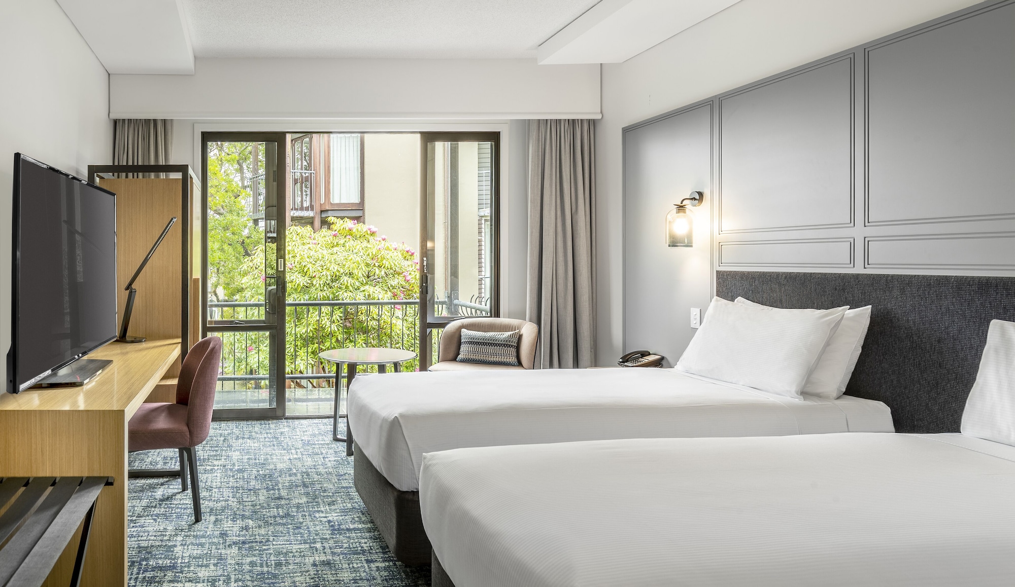 DELUXE, TWIN BEDS, BALCONY