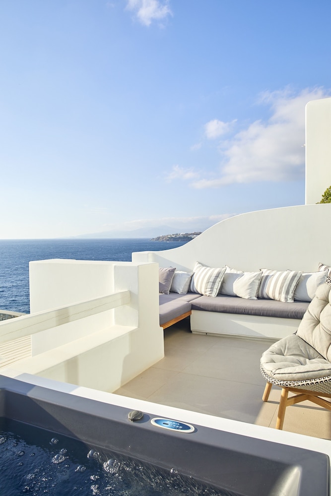 Cavo Tagoo Mykonos 45/50