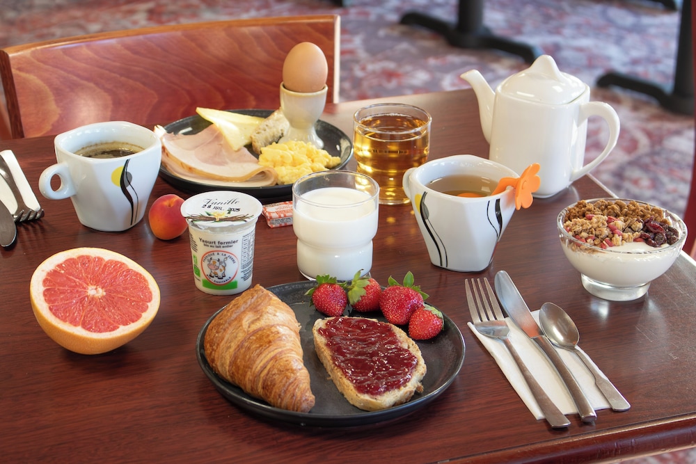 Brit Hotel Agen - L Aquitaine 39/53