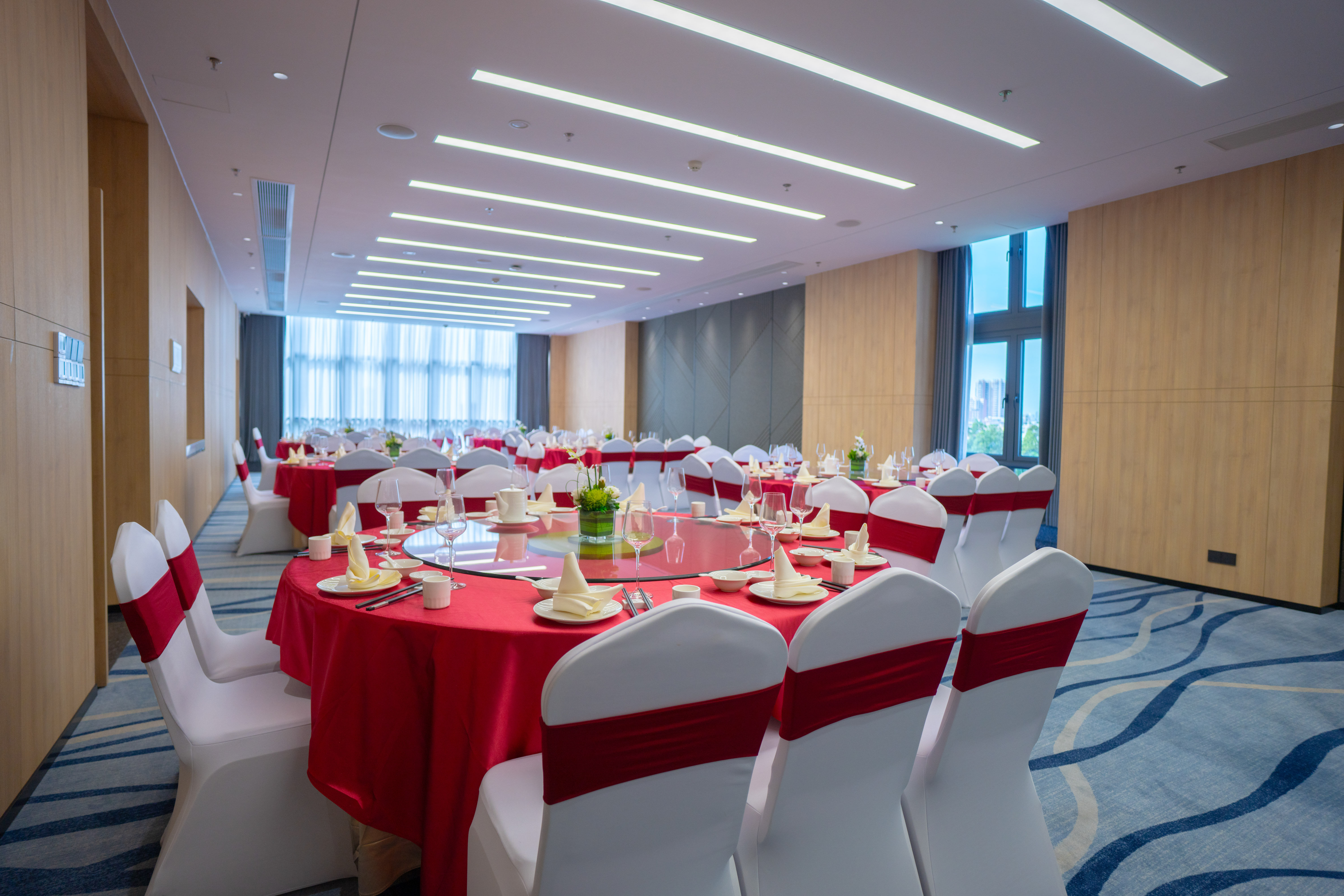 Holiday Inn Express Guangzhou Panyu Dashi 43/45