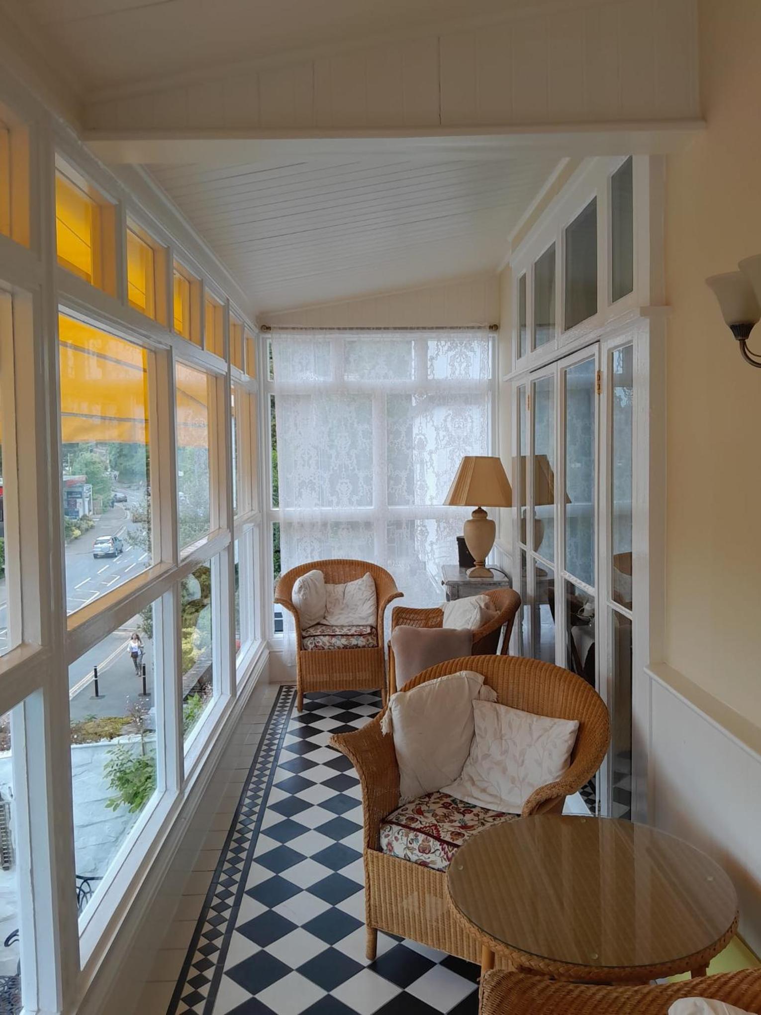 Dolphin Guest House 12/23