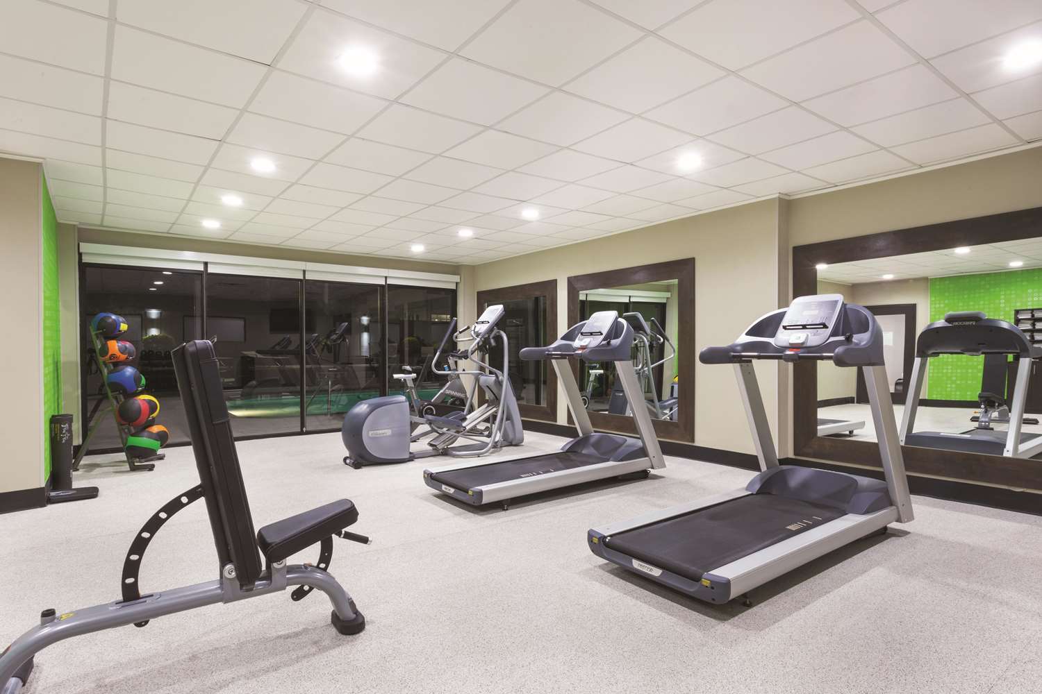 La Quinta Inn & Suites by Wyndham Columbus North 5/15