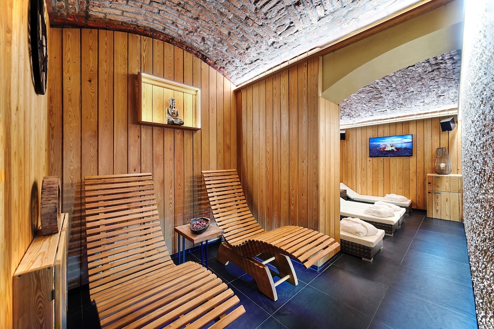 Green Garden Hotel 43/64