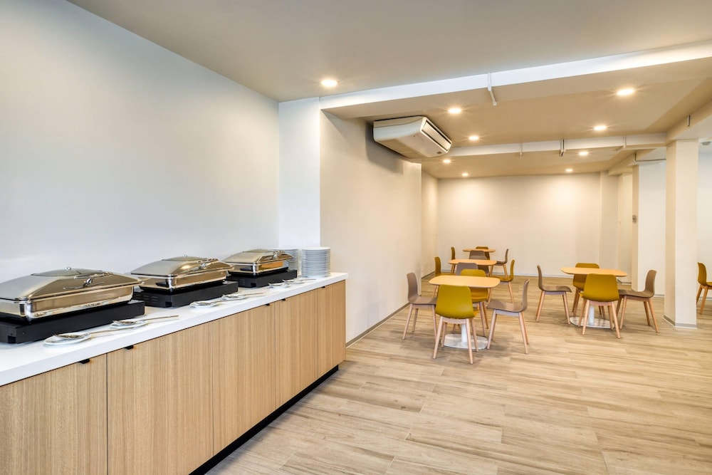 Comfort Suites Tijuana 43/65