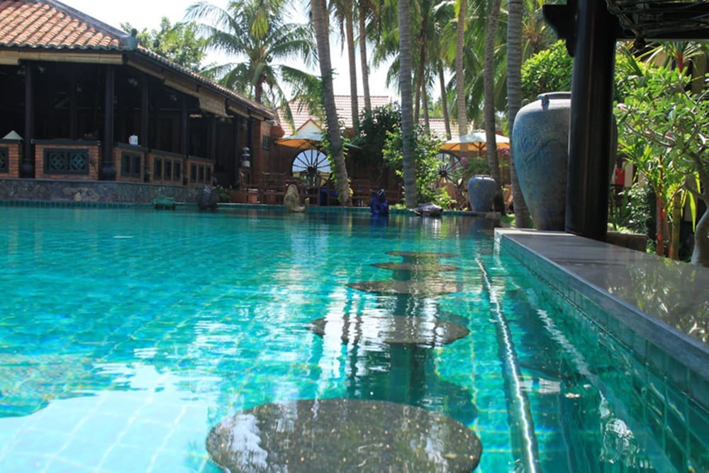 Lotus Village Resort 31/38