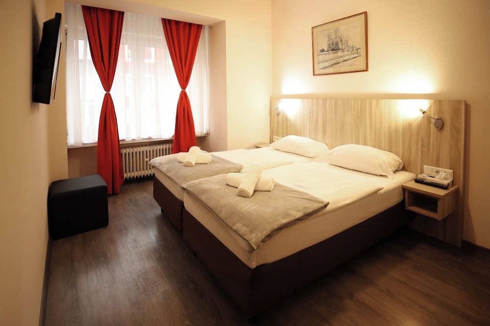 Hotel Paris 11/44