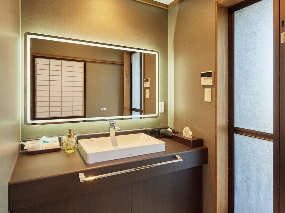 Yoshinoso Yukawaya 65/65