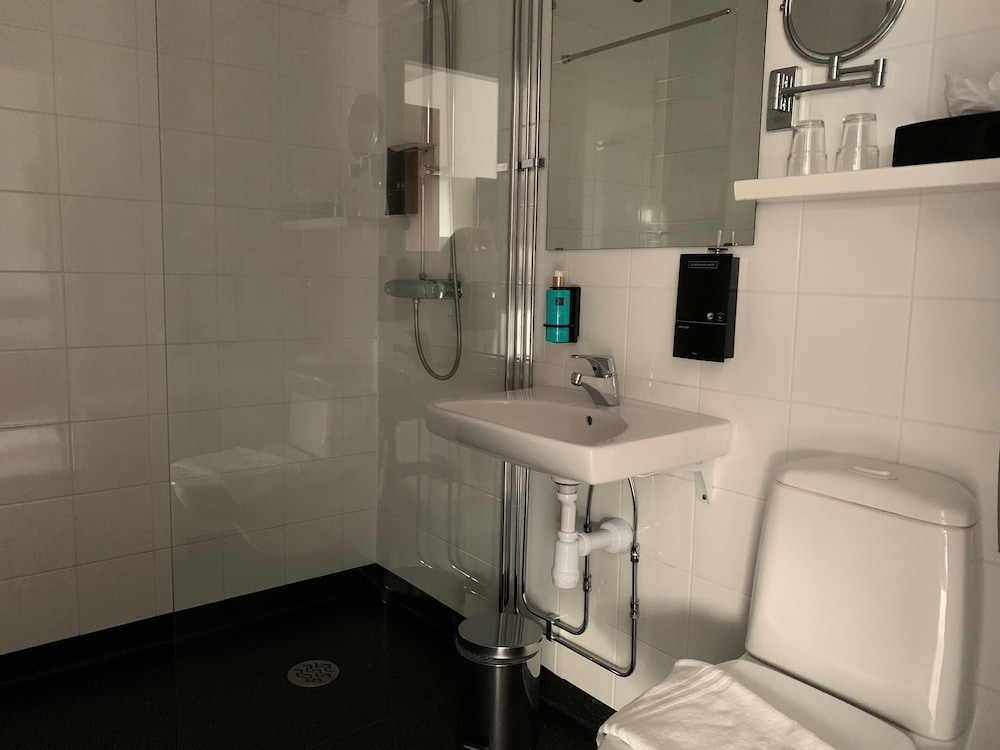 Skara Konsthotell 37/38
