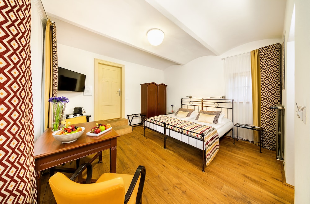 Bellevue Hotel Karlov 16/66