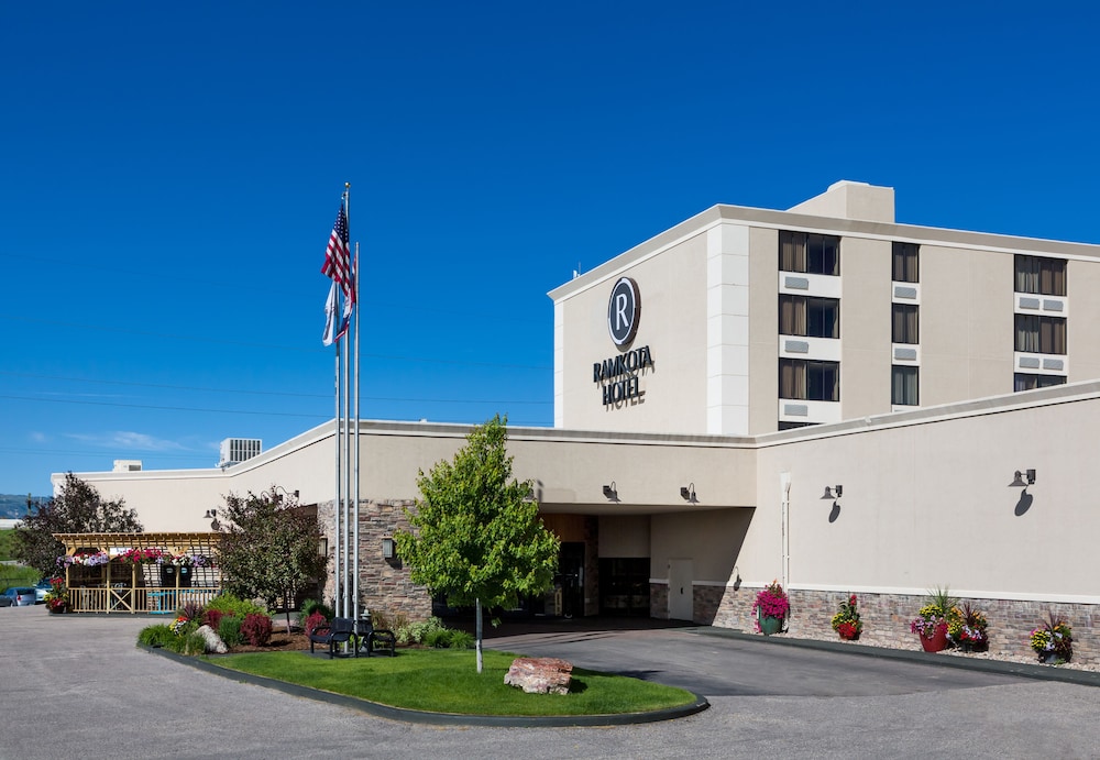 Ramkota Hotel And Conference Center 60/64