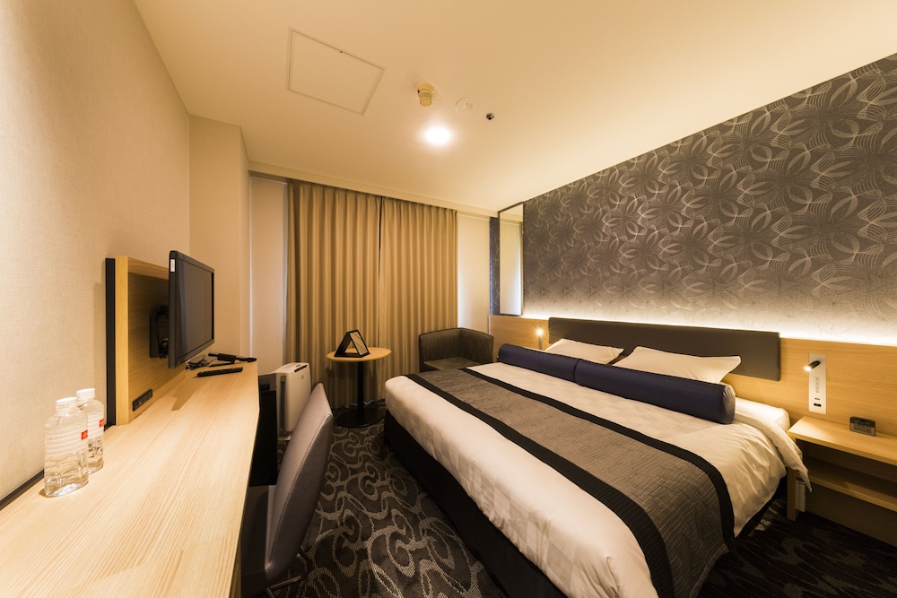 Shin-Osaka Esaka Tokyu REI Hotel 24/68