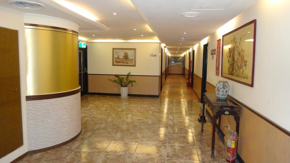 Hotel E Tung 12/58