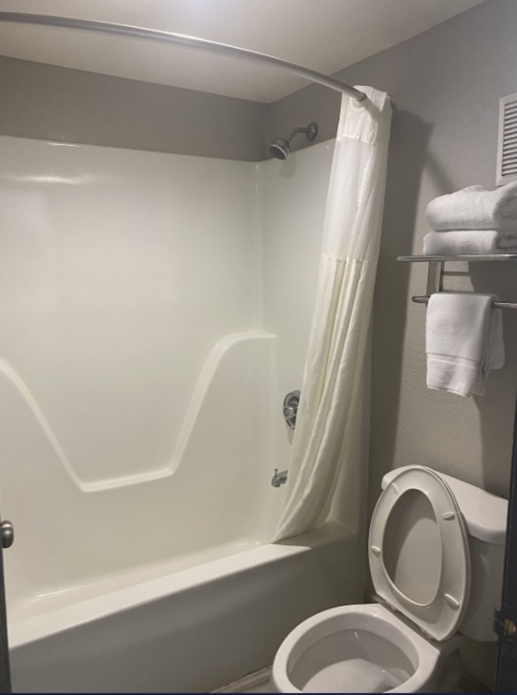Days Inn by Wyndham Moss Point Pascagoula 12/12