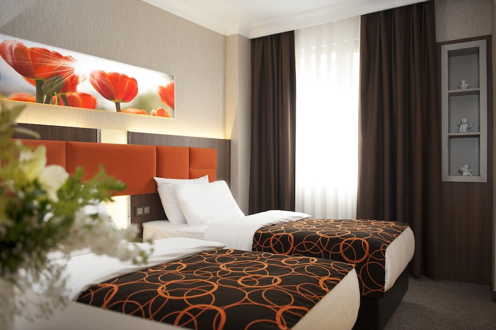 Birbey Hotel 7/36
