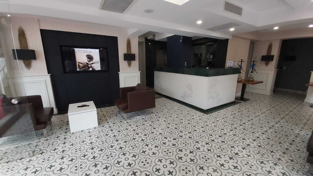 White Golden Suite Hotel 3/40