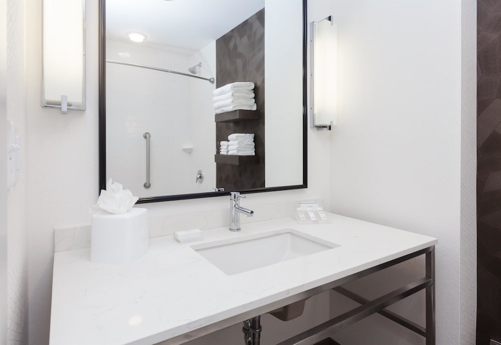 Hilton Garden Inn Ft. Walton Beach 16/50