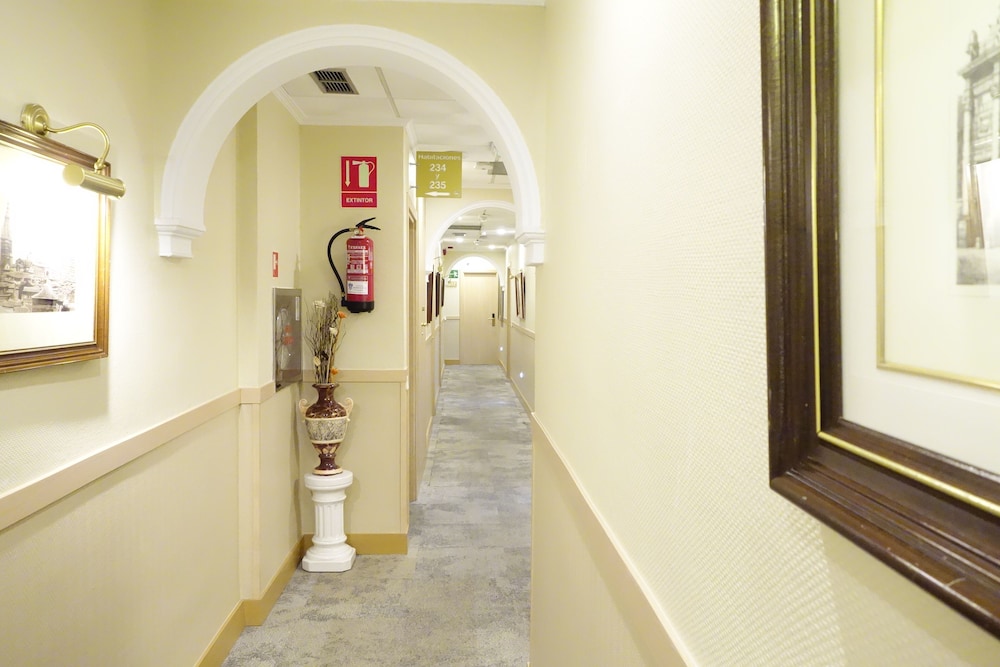 Hostal Toledo 25/50