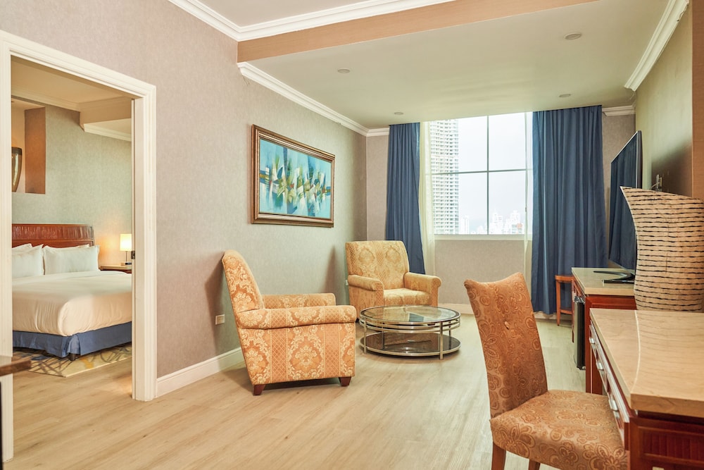 Waymore Hotel Spa & Casino 88/111