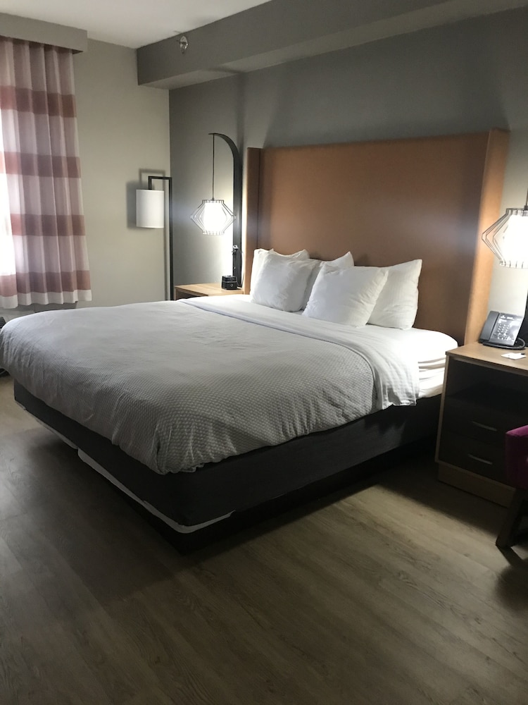 La Quinta Inn & Suites by Wyndham Chattanooga-Hamilton Place 6/45