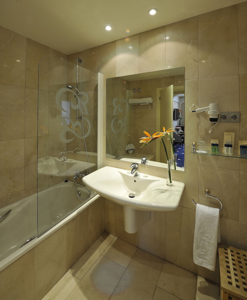 Roger De Lluria Hotel 20/57