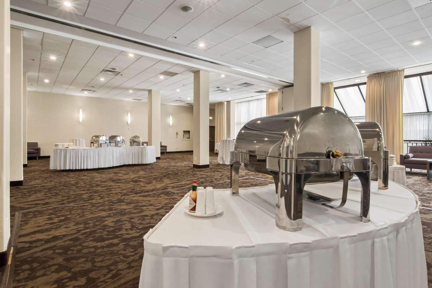 Best Western Premier Calgary Plaza Hotel and Conference Centre 50/65