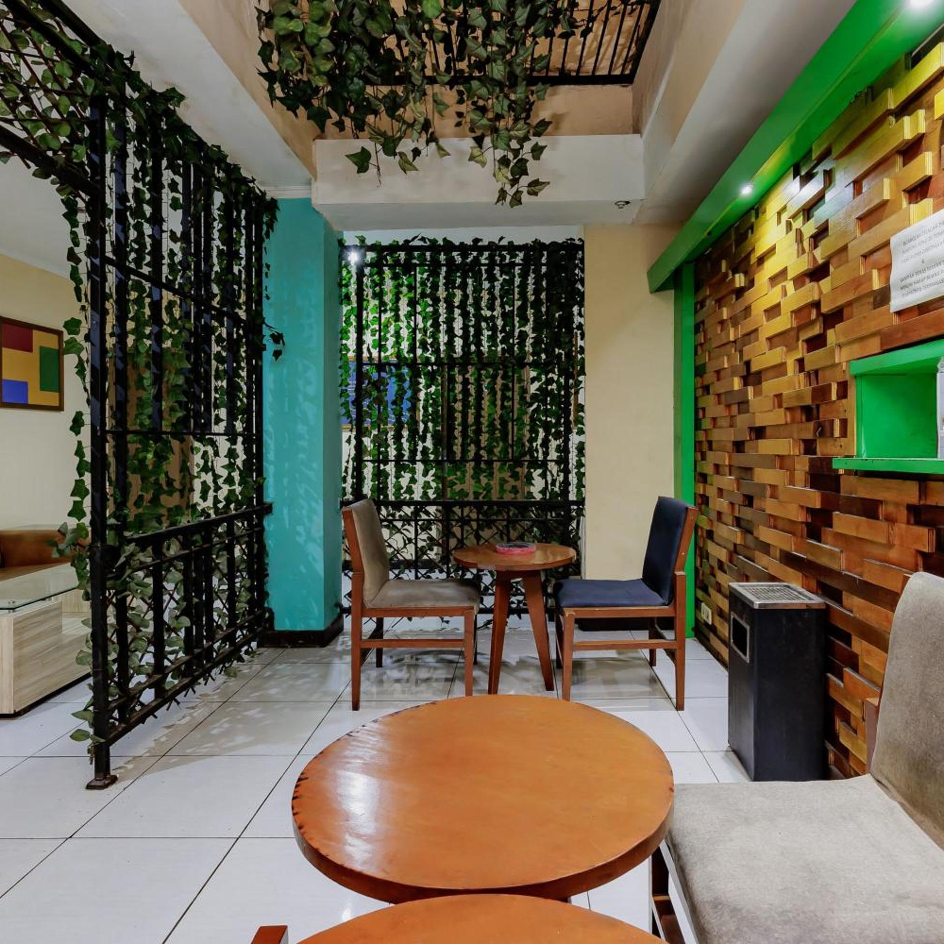 RedDoorz near Istana Plaza 2 37/50