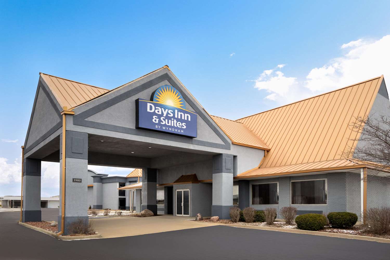 Days Inn and Suites By Wyndham Kokomo 2/17