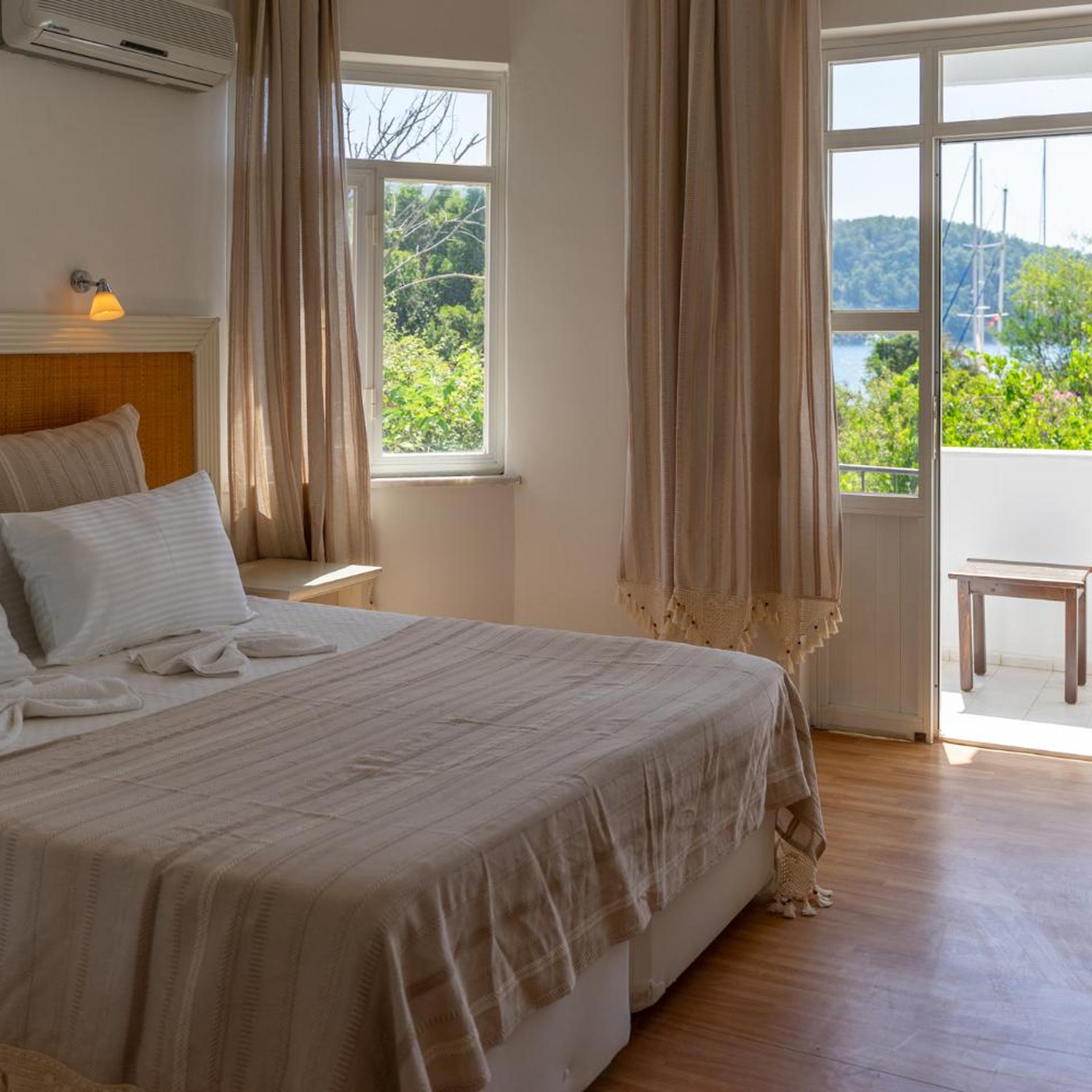 Chillos Beach Hotel & Lounge 7/43