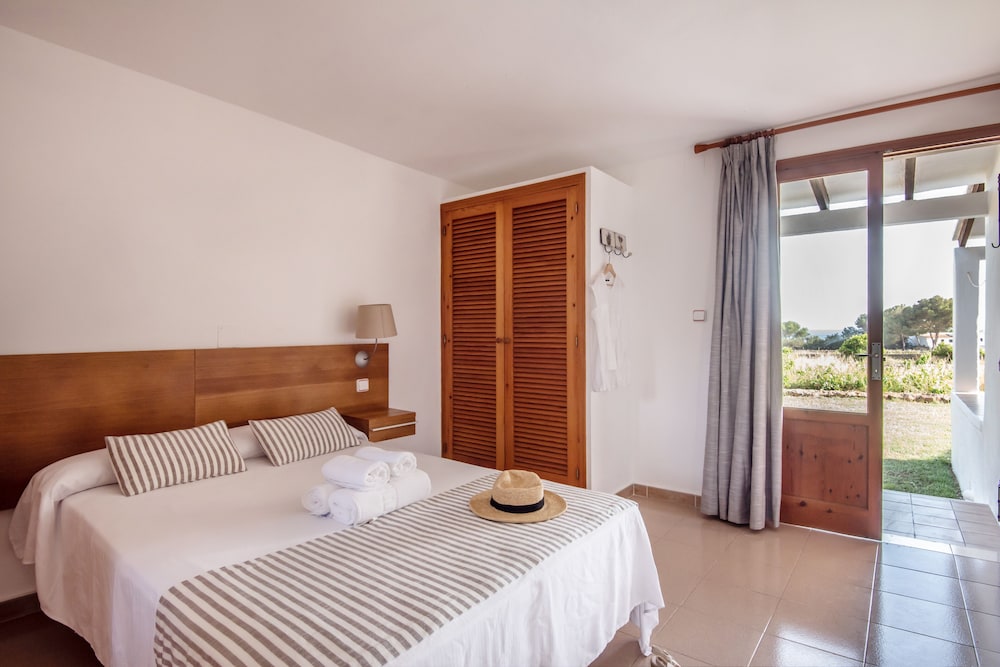 Room, Double Bed