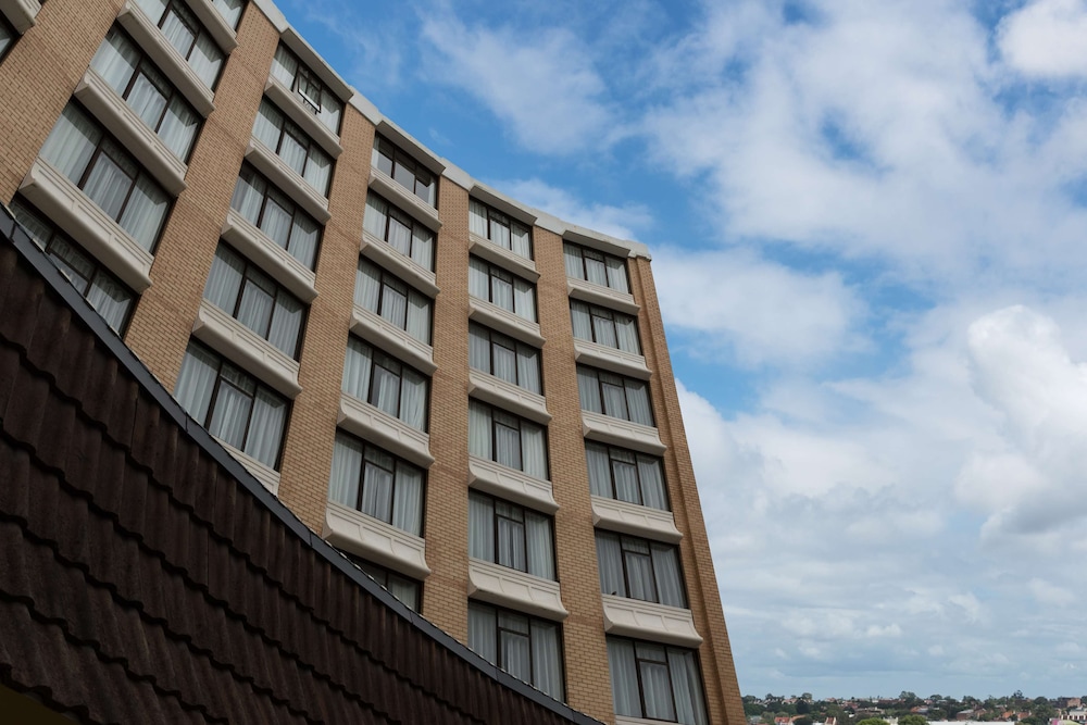 RYDGES CAMPERDOWN in SYDNEY