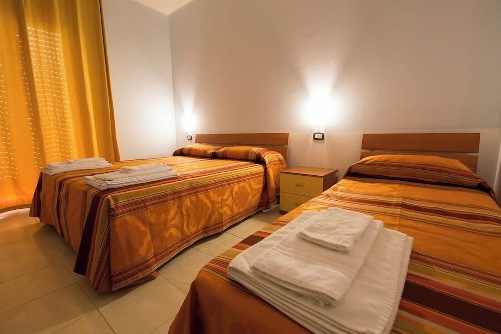 Room, Triple, 1 Double and 1 Single Bed