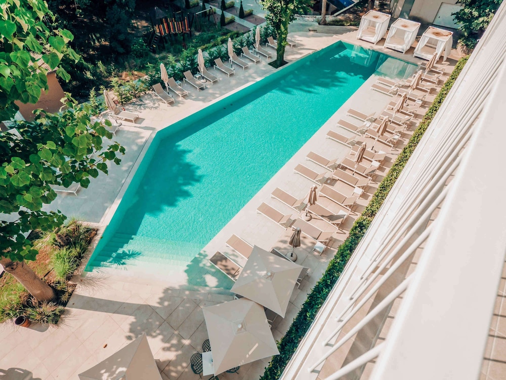 ibis Styles Golden Sands Roomer Hotel 41/45