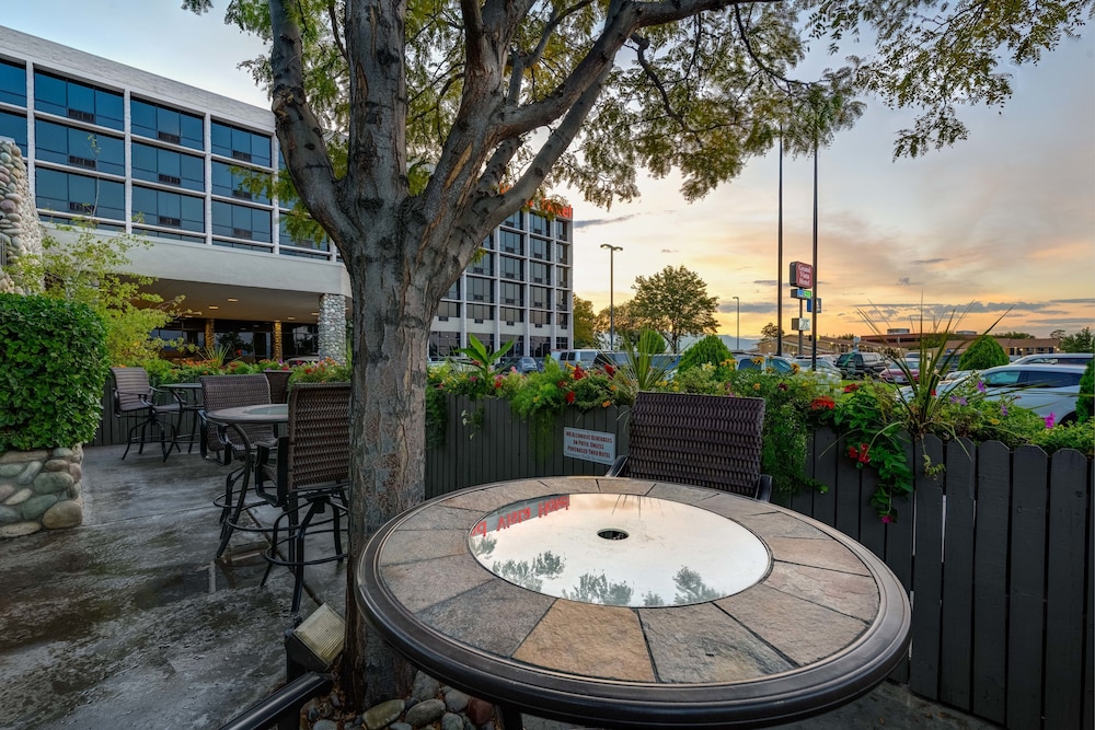 Grand Vista Hotel 33/57