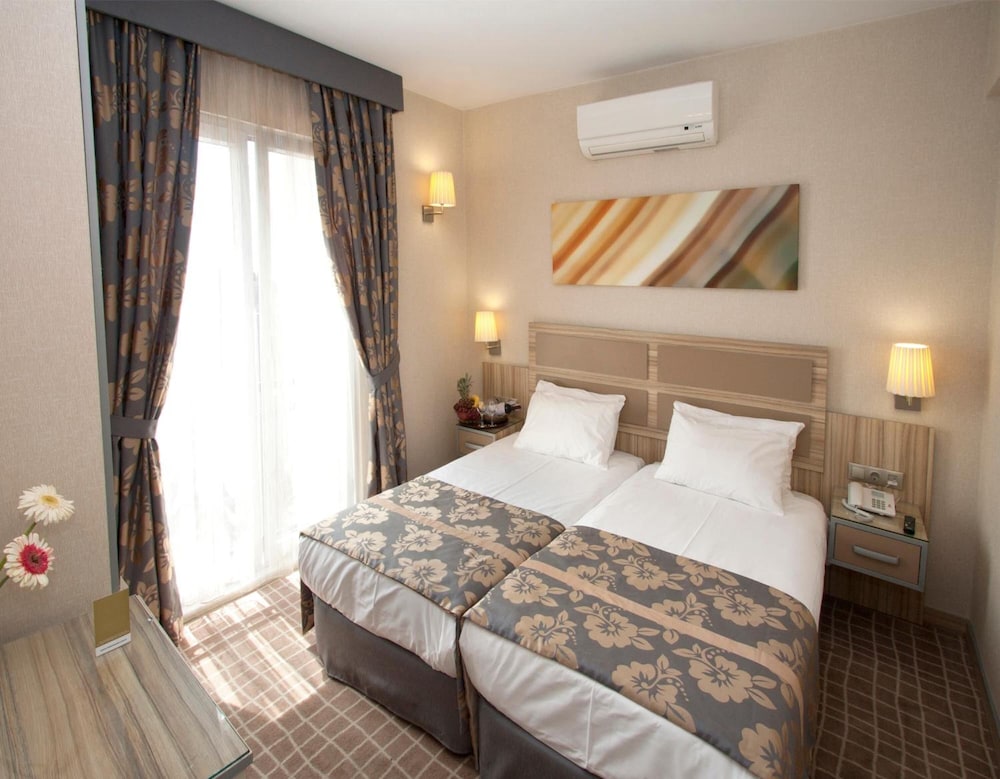 Nanda Hotel 22/63