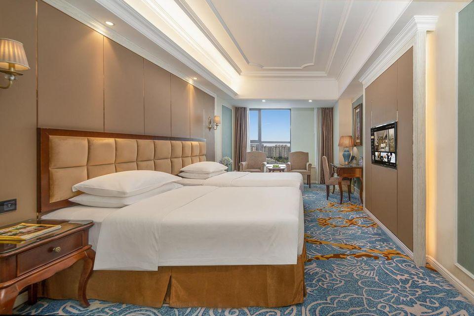 Deluxe, Twin Beds