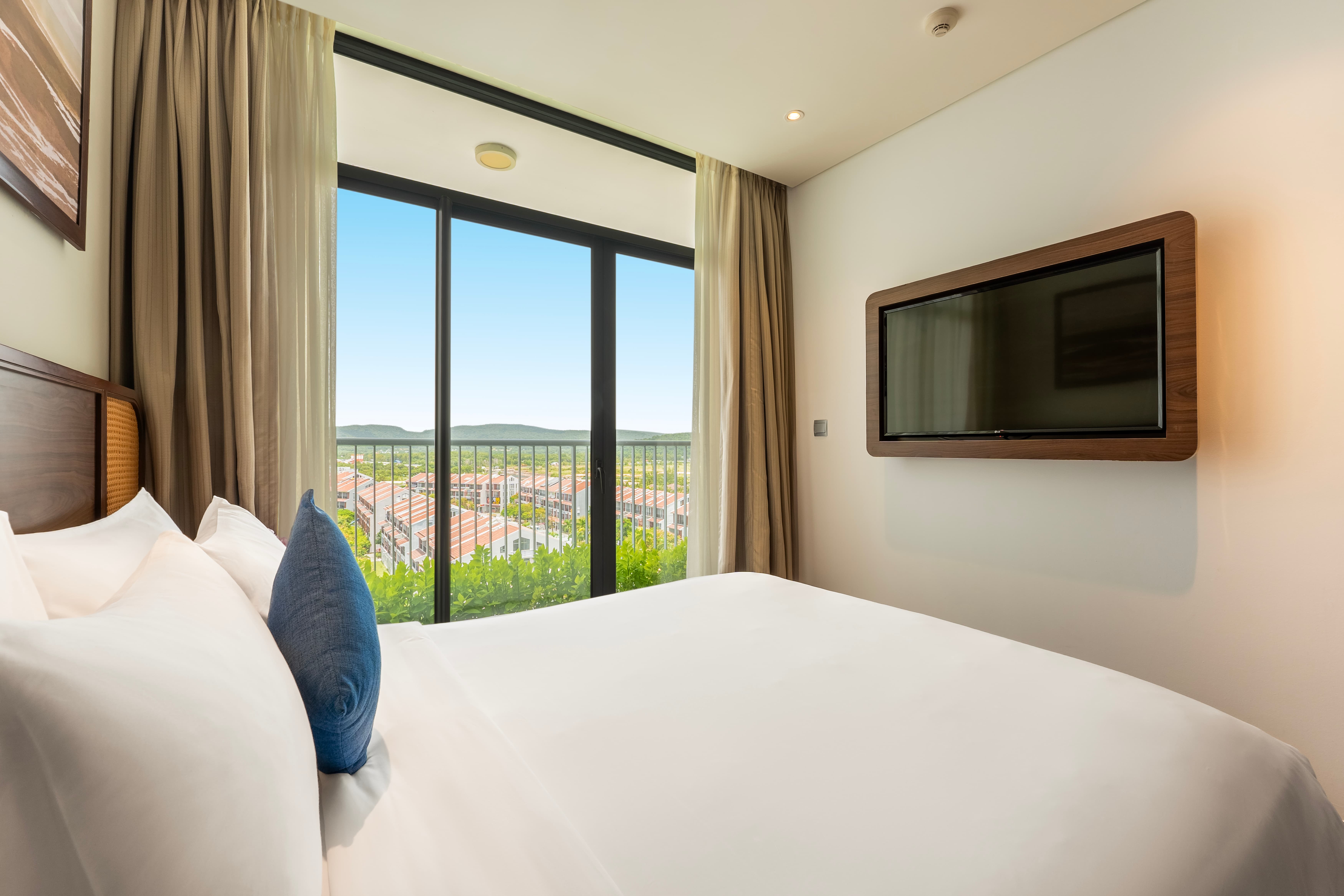 جناح تنفيذي بسريرين كوين بشرفة بغرفتي نوم بمنطقة جلوس، Best Western Premier Sonasea Phu Quoc 9/10