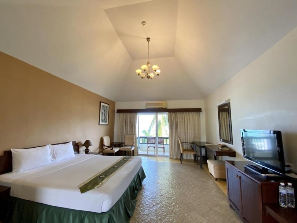 Golden Pine Beach Resort and Spa 10/61
