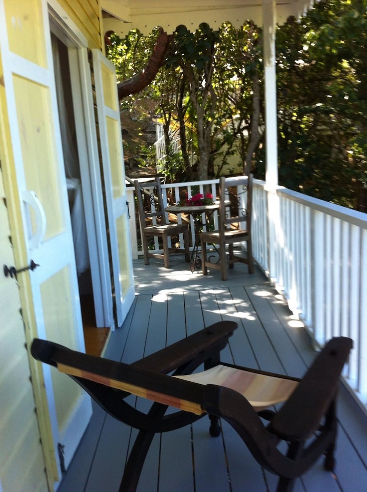 Galley Bay Cottages 7/50