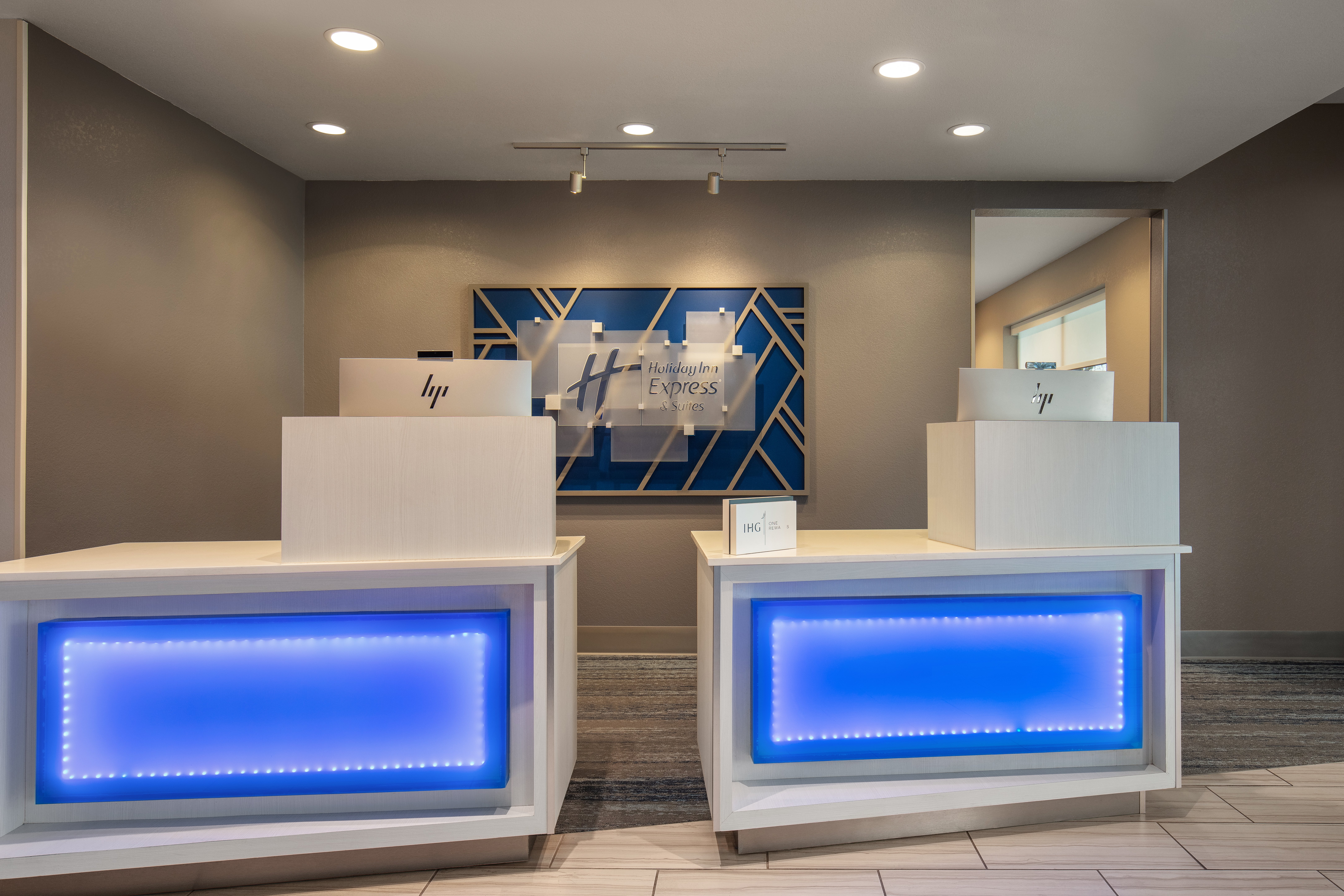 Holiday Inn Express & Suites Dripping Springs - Austin Area 44/50