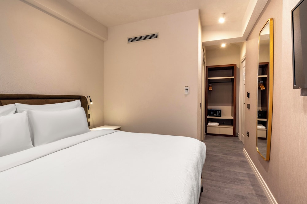 Smart and Simple Hotel Karakoy 14/50