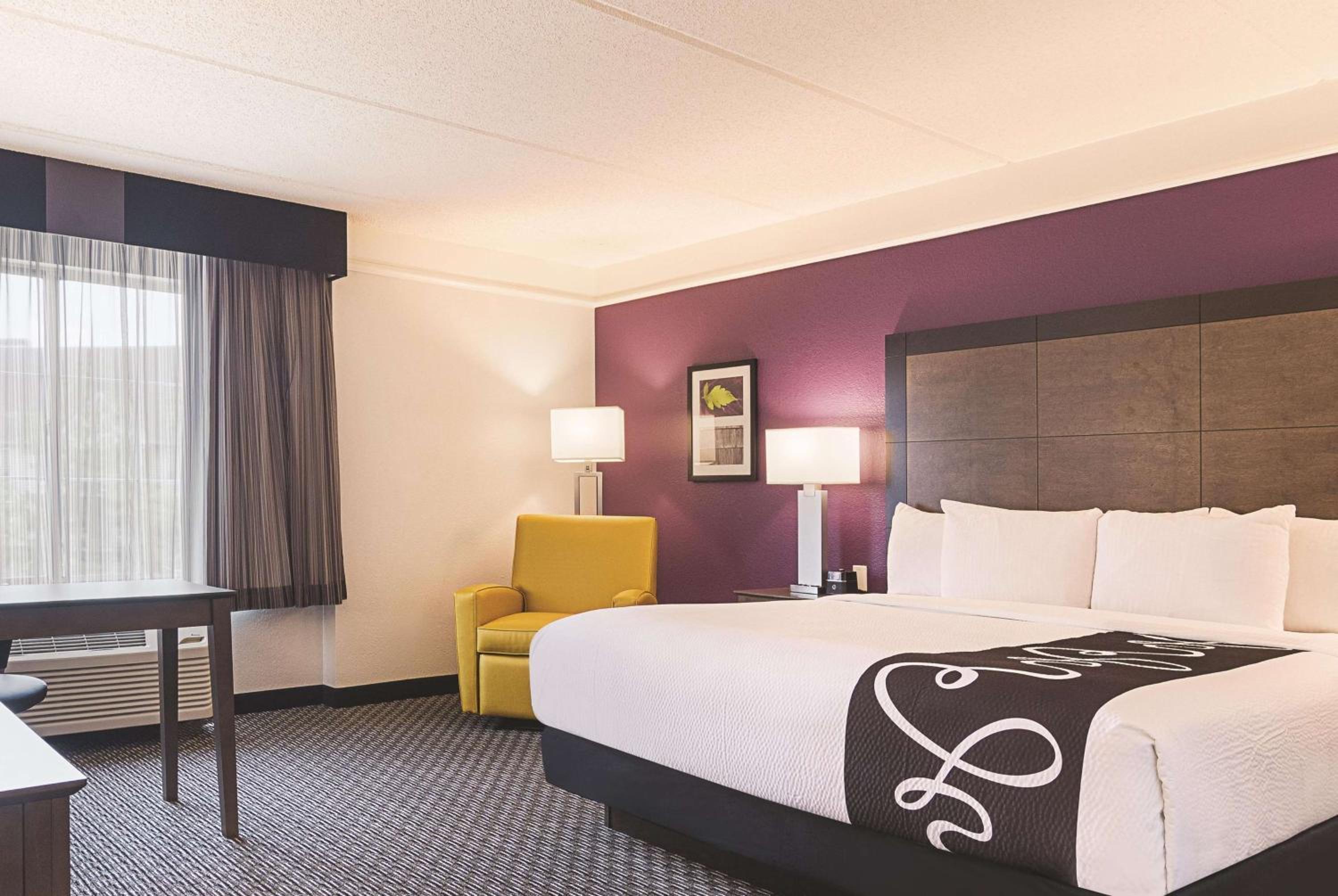 Room, King Bed, Bathtub, Accessible