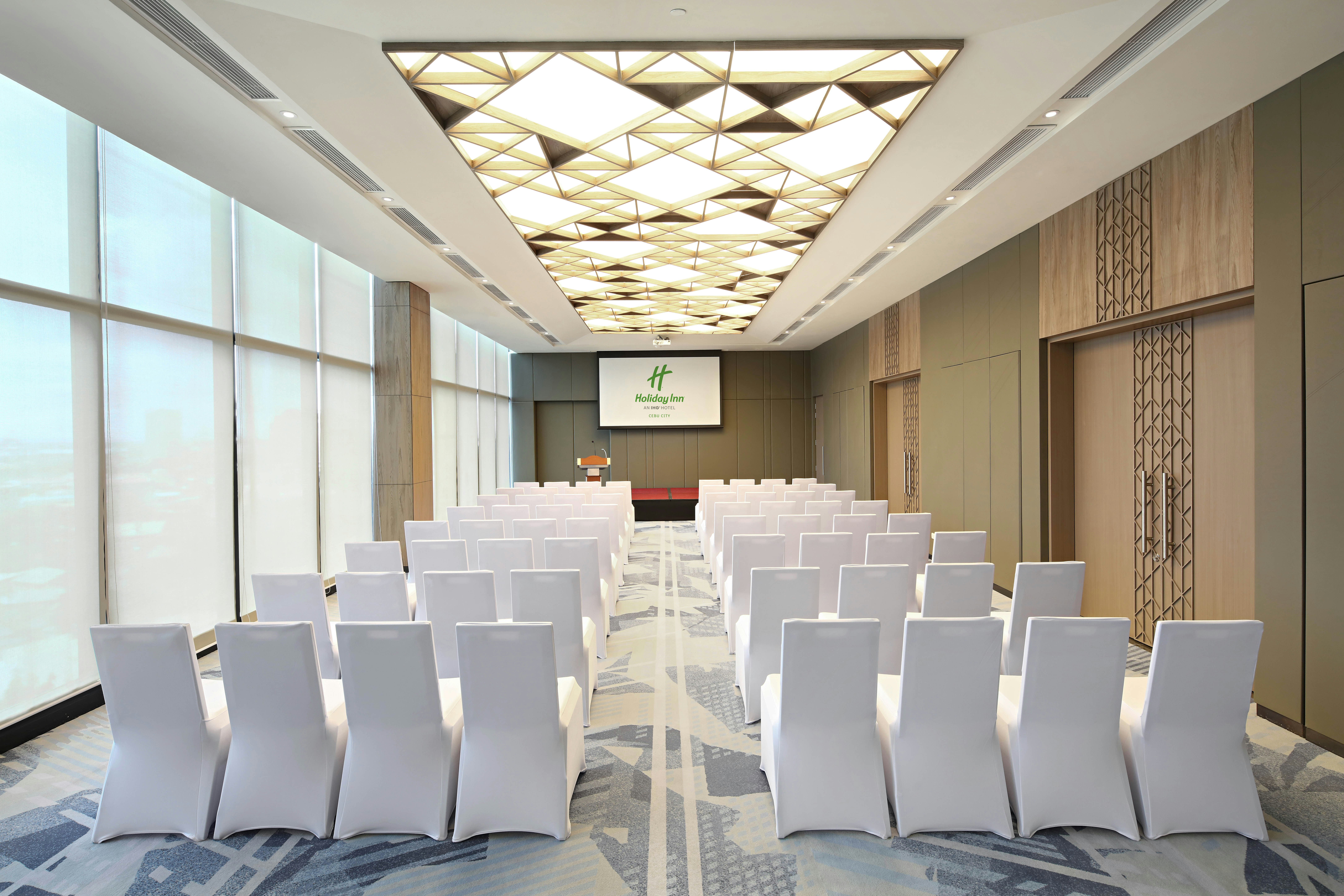 Holiday Inn CEBU CITY 64/69