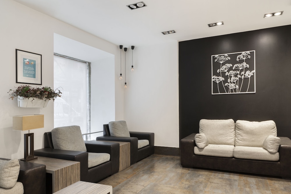 PETIT PALACE TRES CRUCES 47/63